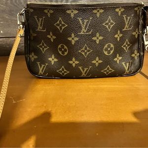Louis Vuitton Pochette